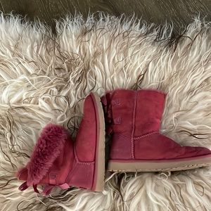 Womens Ugg Bailey Bow boots. Womens size 7.